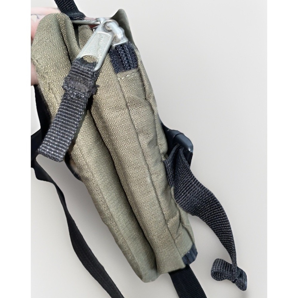 Eddie Bauer Travel Hiking Olive Green Crossbody Bag - Picture 5 of 8